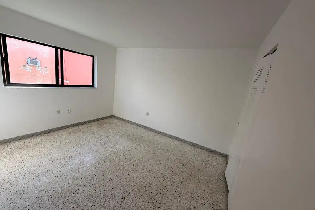 428 SW 5th Ave unit 203 - View 2