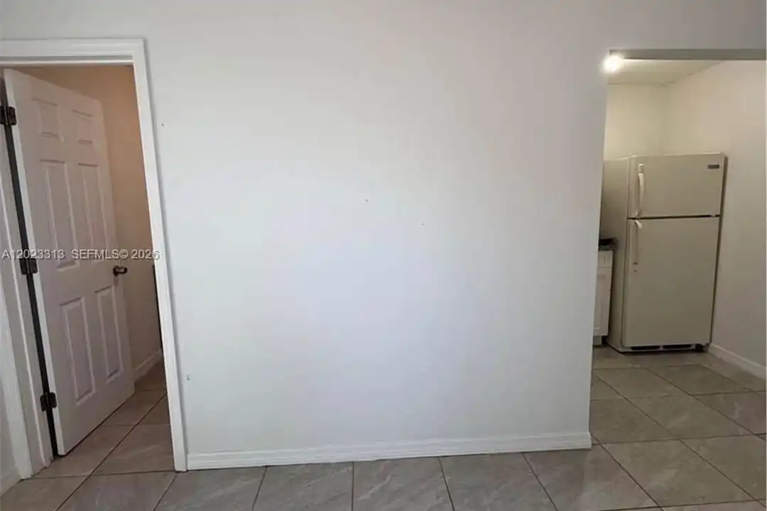 Apartment in Homestead - View 4
