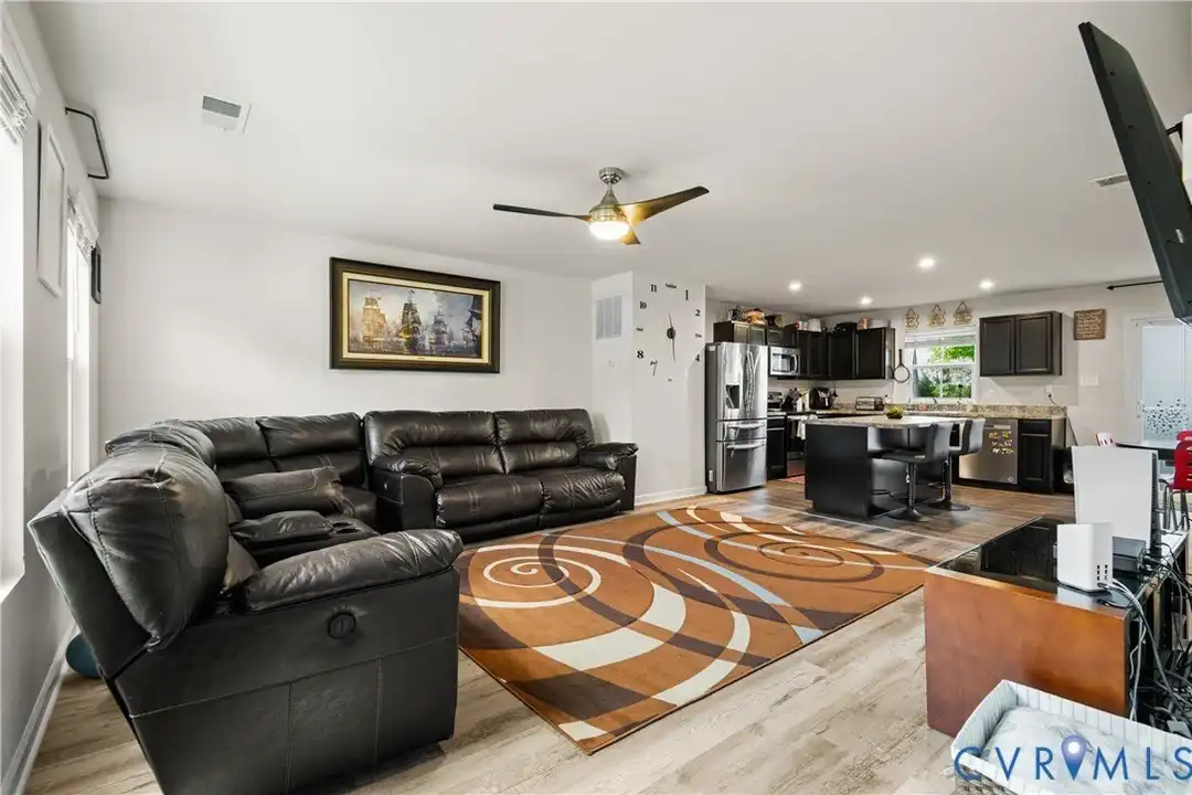 21012 Baileys Grove Dr - View 3