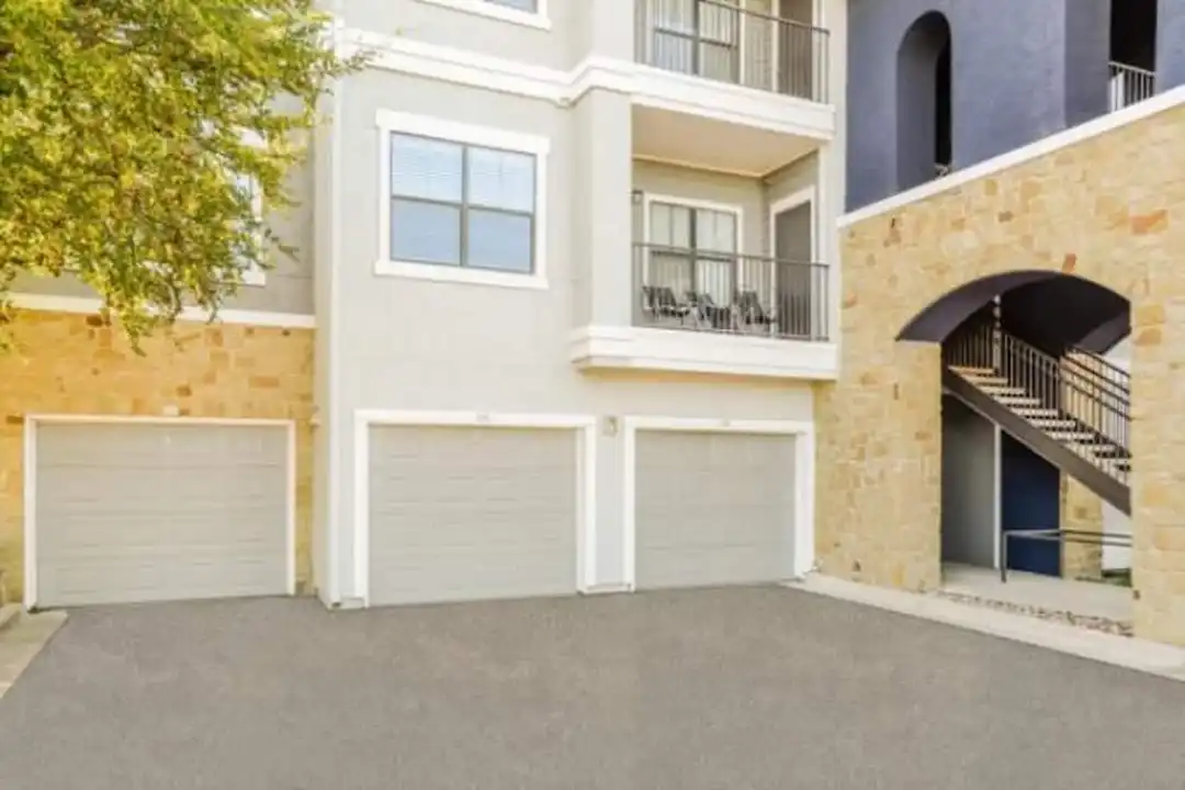 1301 N A W Grimes Blvd unit # 612 - View 2