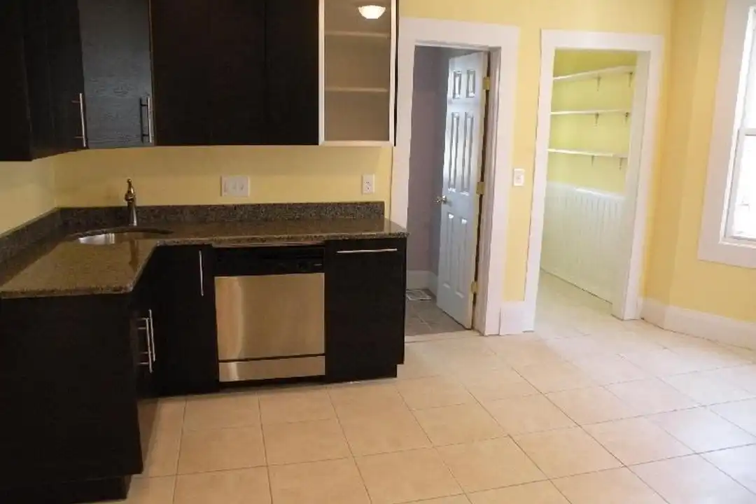 3147-3149 Washington St unit 1 – pohled 2