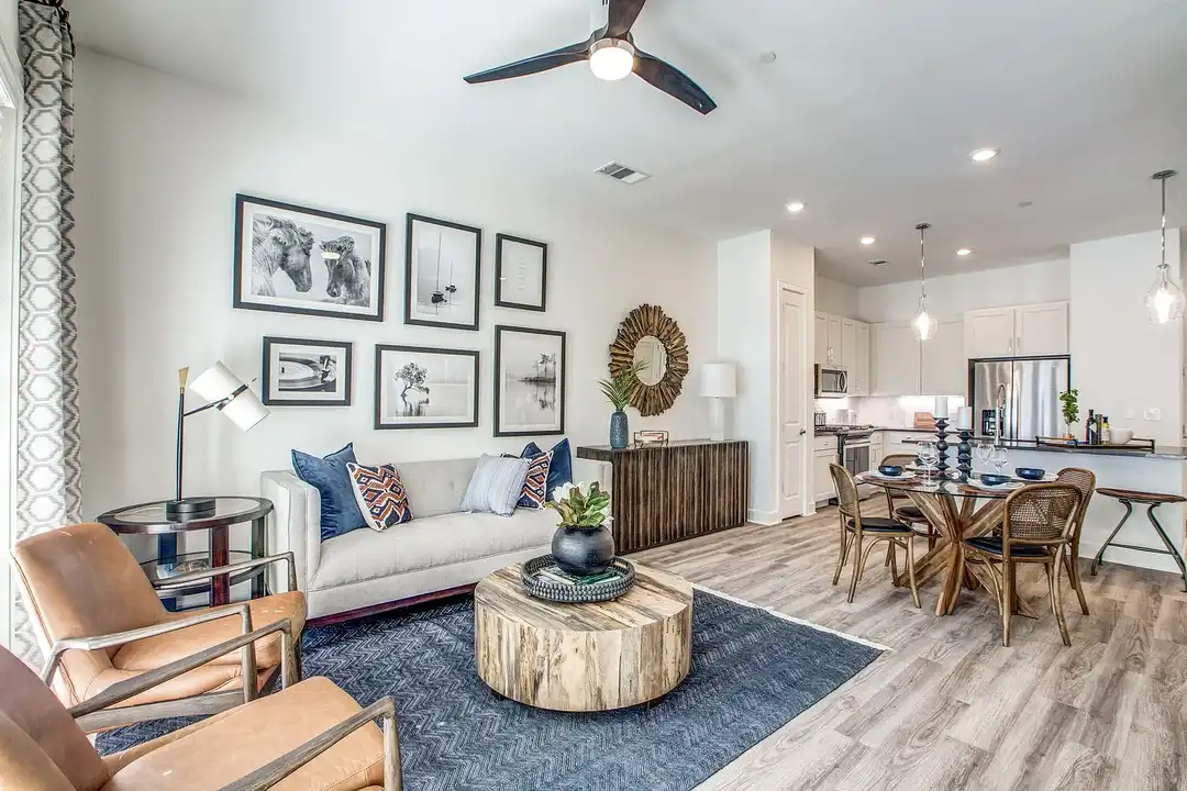 Apartment in Houston, Harris - View 2