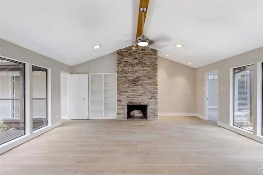 6915 Clearhaven Dr - View 5