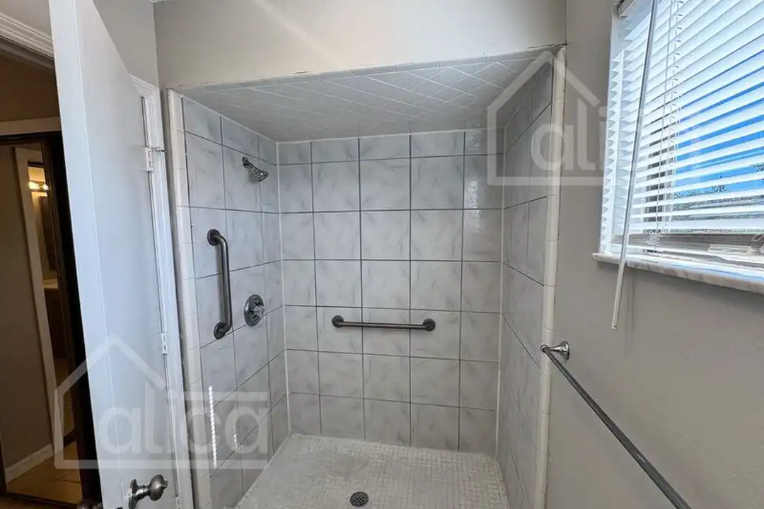 1147 Manitoba St - View 5