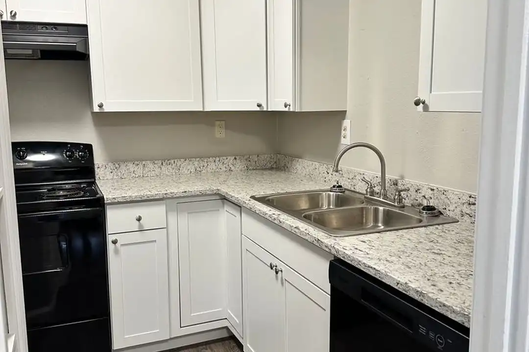 303 Eden Dr unit 307-11 – photo 1