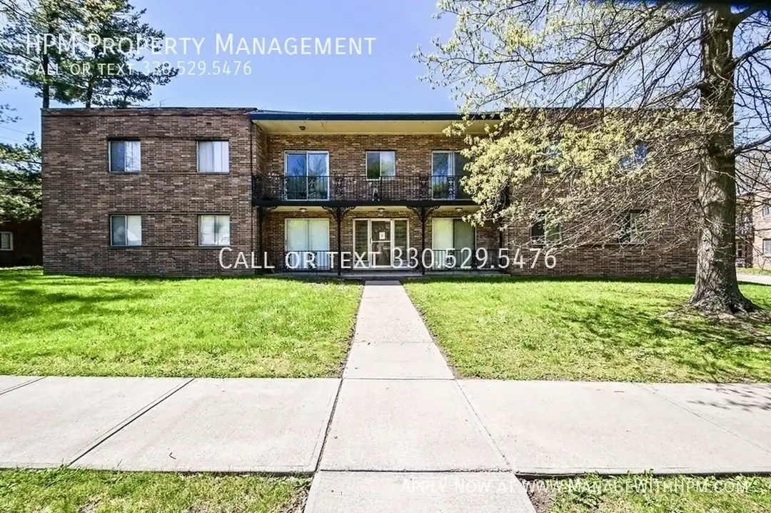 842 S Green Rd – photo 1