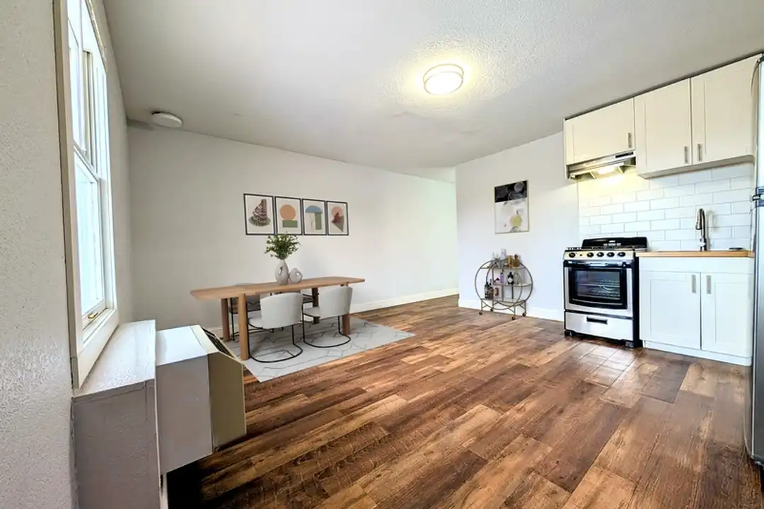 205 Oskaloosa St unit 202 – photo 1 of 17