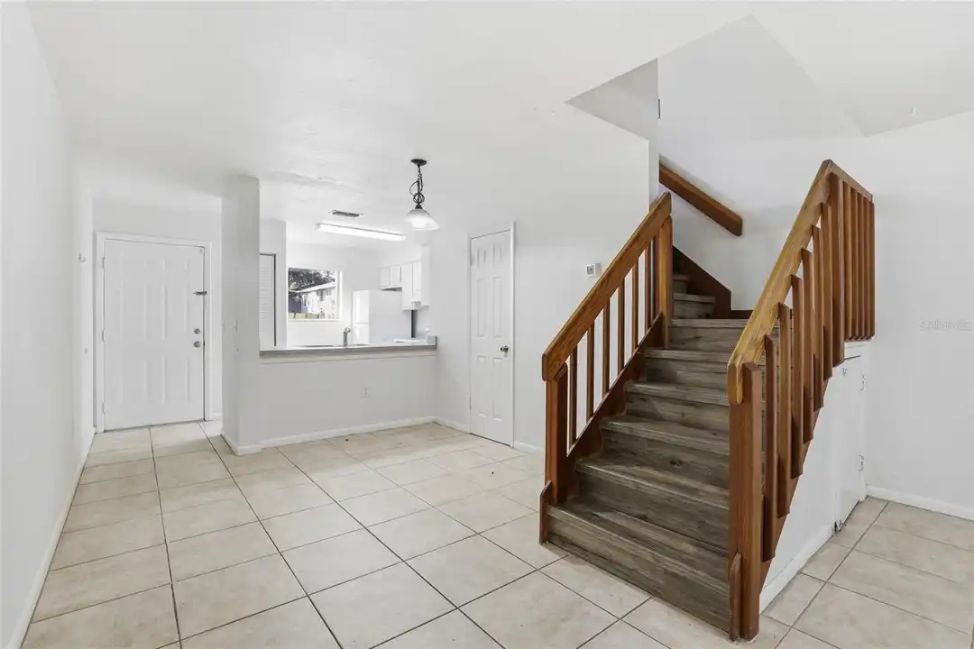 2219 SW 39th Way - View 4