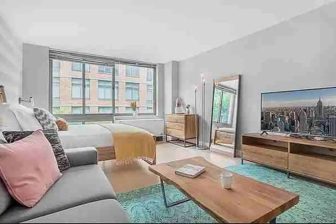 130 W 15th St unit 7B – pohled 2