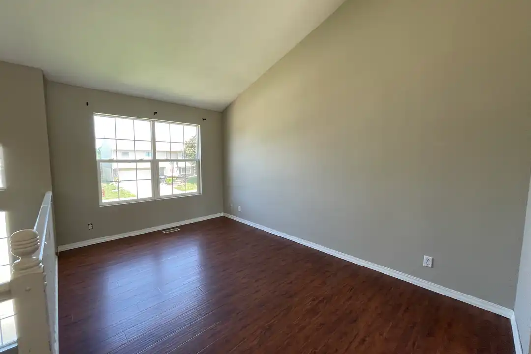8013 Newport Ave - View 3