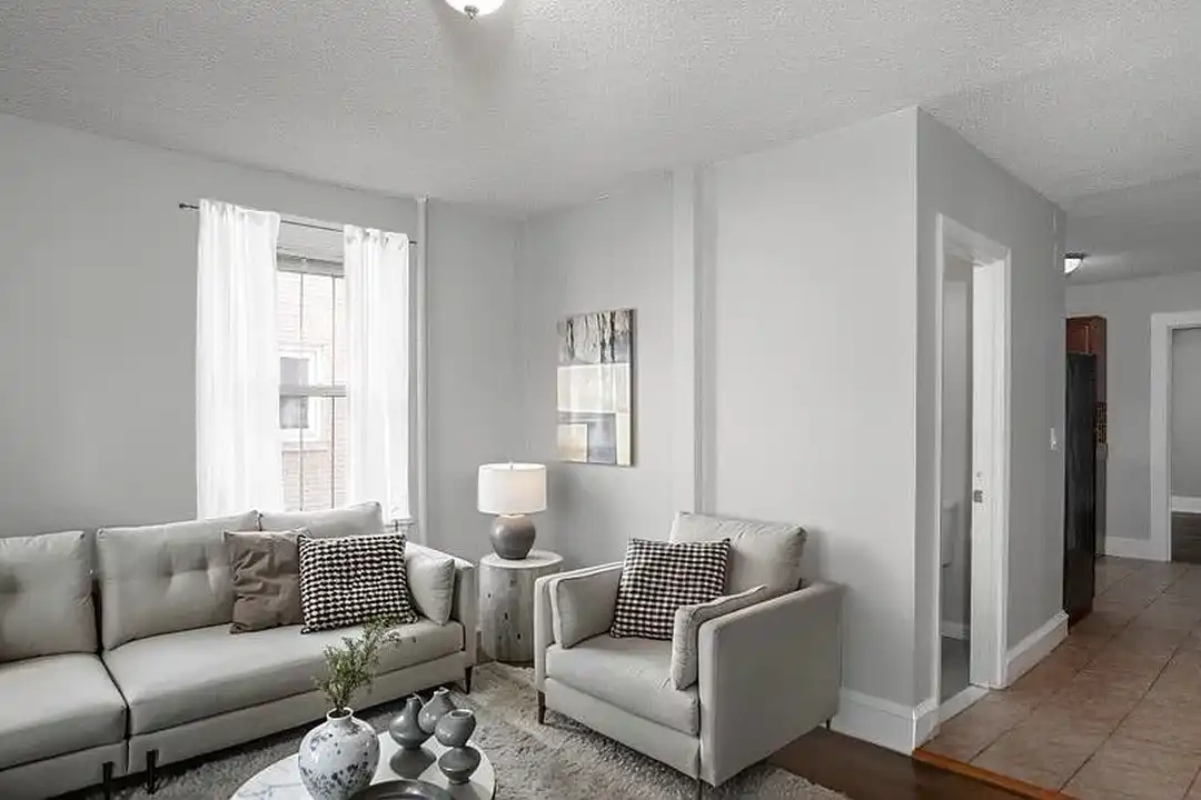 Residences at Barry Square – photo 1