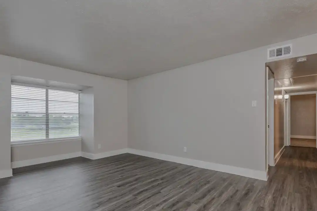 842 Timberlake Dr - More