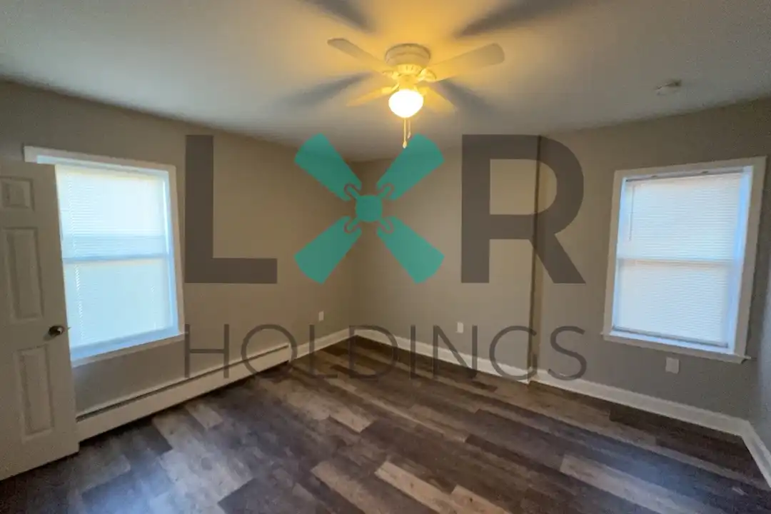 17 E Elm St unit 1 - View 6
