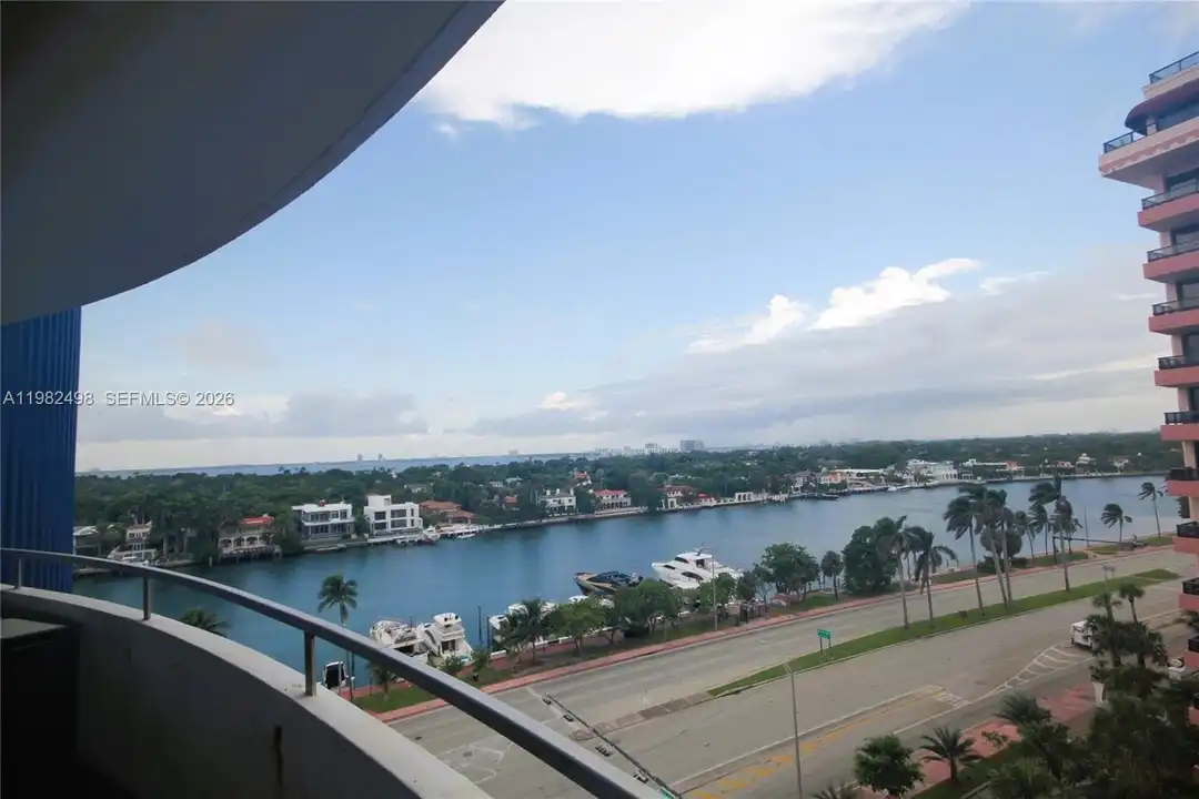 5161 Collins Ave #1004 - View 4
