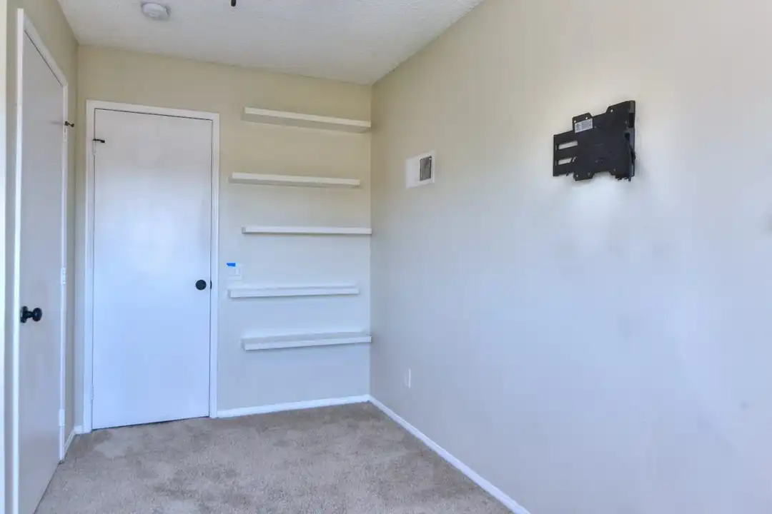 3119 Genoa unit A - View 4