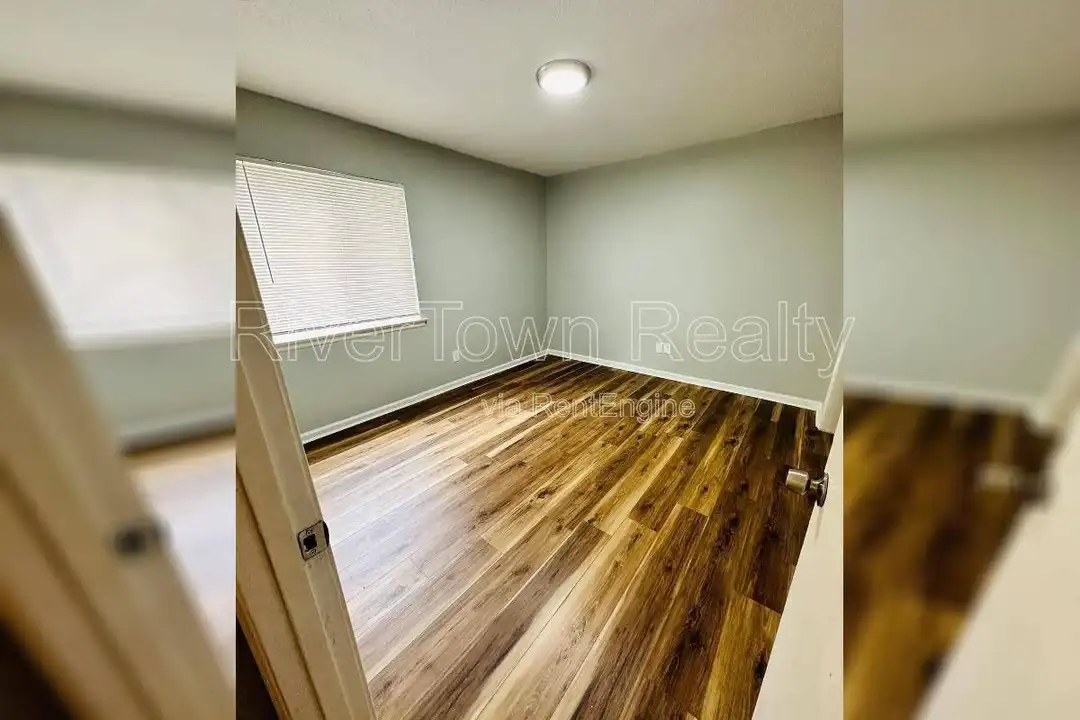 155 Clark Pl - Widok 4