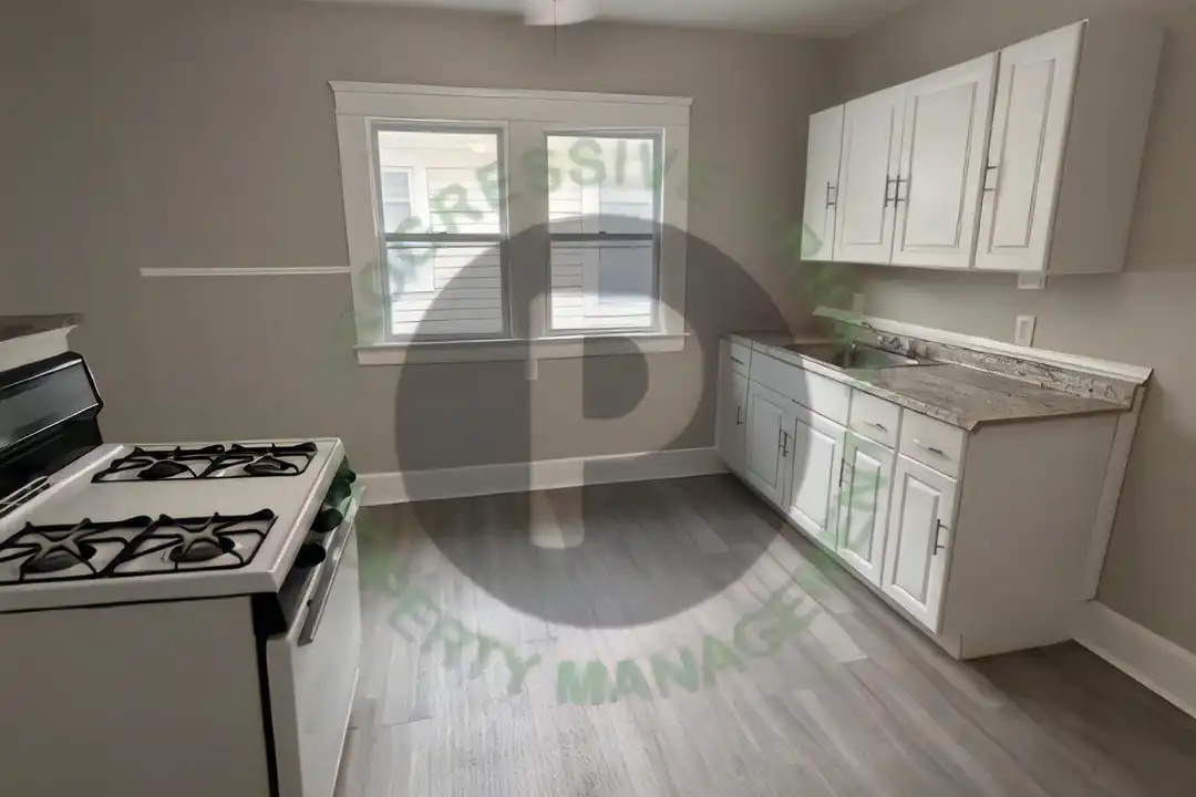 15619 School Ave – photo 1