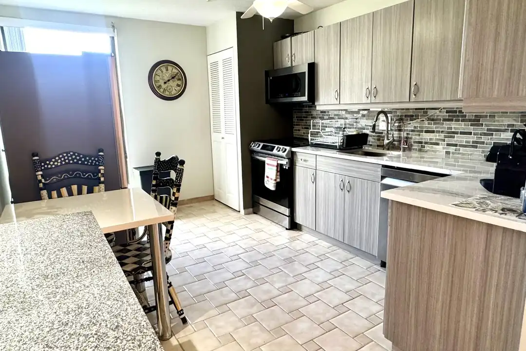 Apartment in Deerfield Beach - View 2