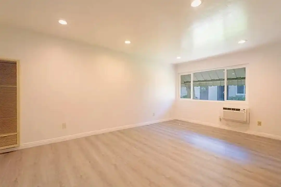 5593 Pioneer Blvd unit # 18 - View 4