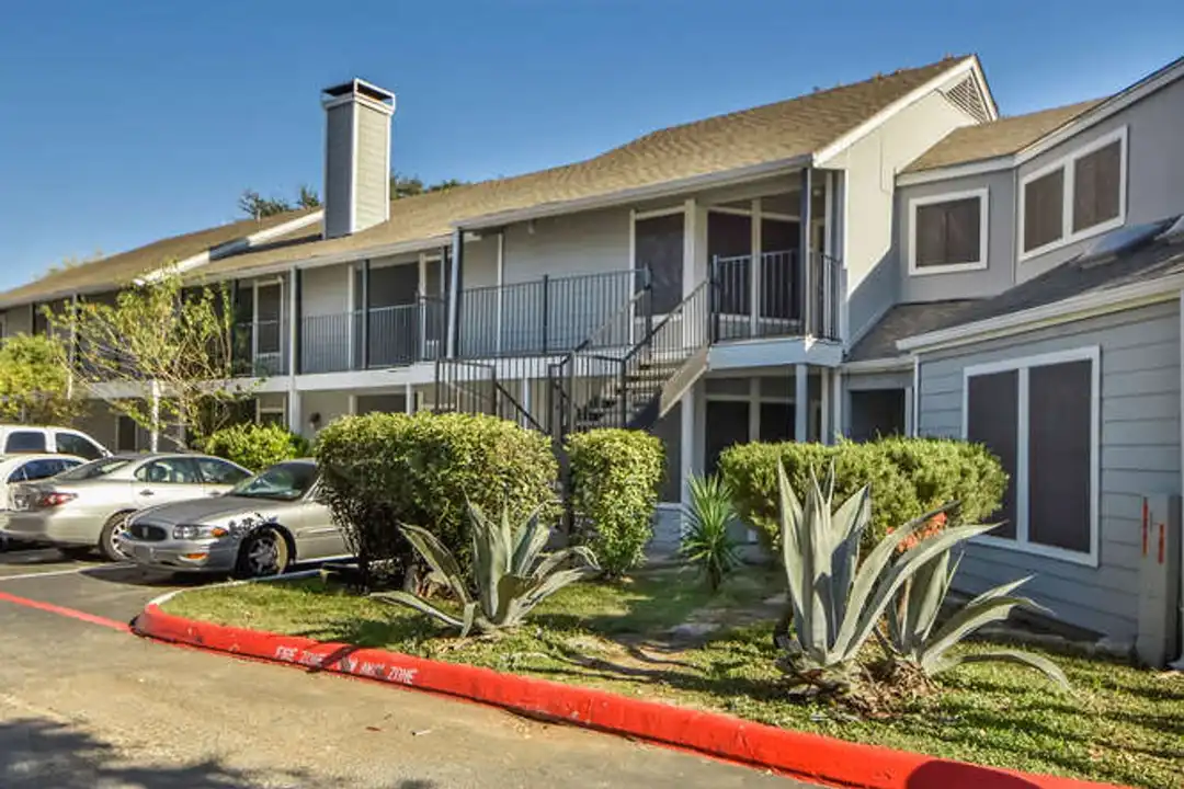 1711 Rutland Dr - View 4