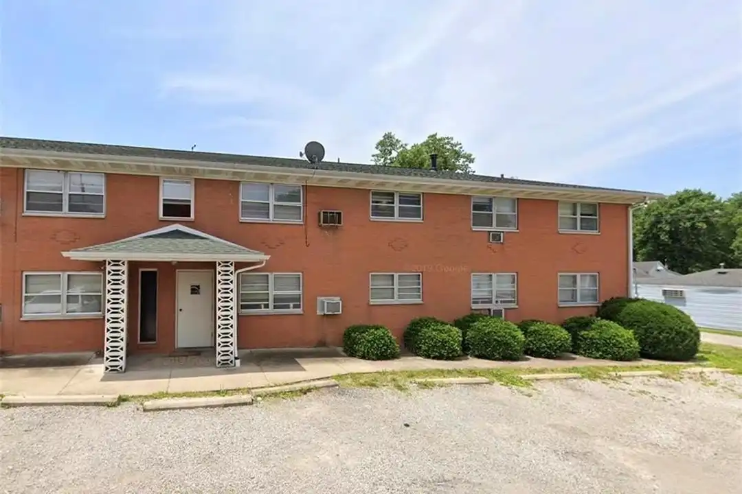 311 N Main St #4 – photo 1 of 7