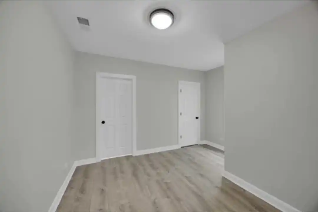 1667 Buena Vista Ave unit 2 floor duplex – photo 1 of 16