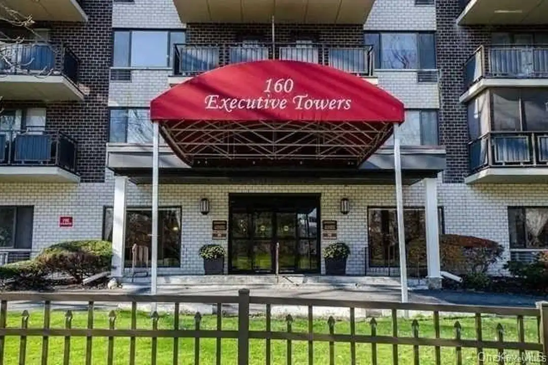 160 Academy St #8C – photo 1 of 15