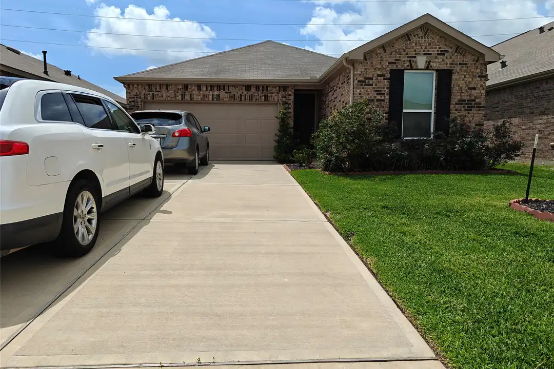 1270 Glendora Dr - View 2