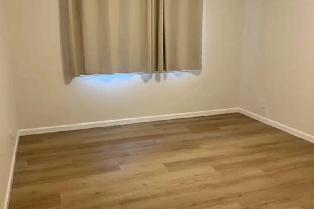 Apartment in Millbrae - View 3