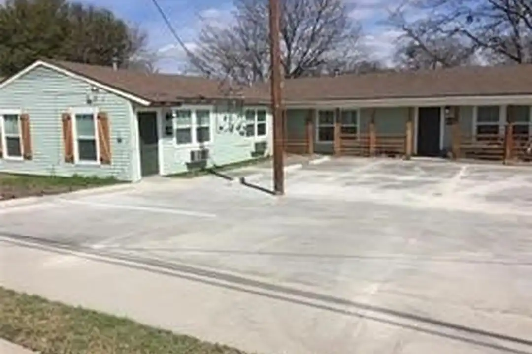 509 S Fannin St – photo 1 of 10