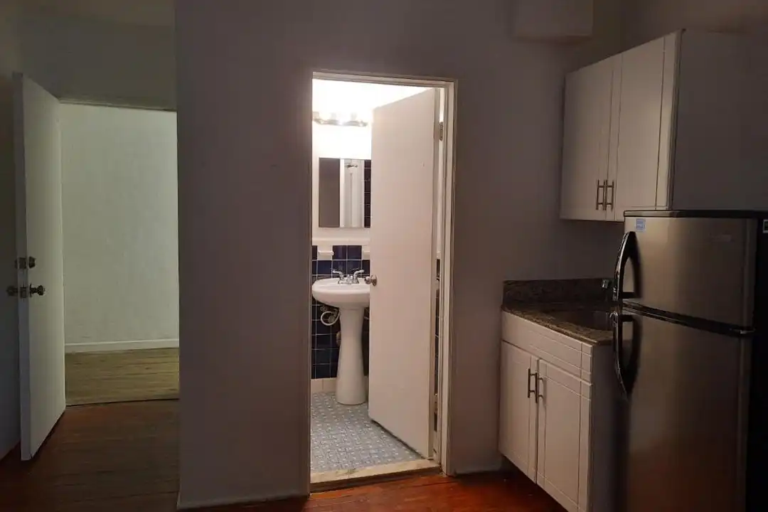 9065 Harding Ave unit D - 2 - View 6