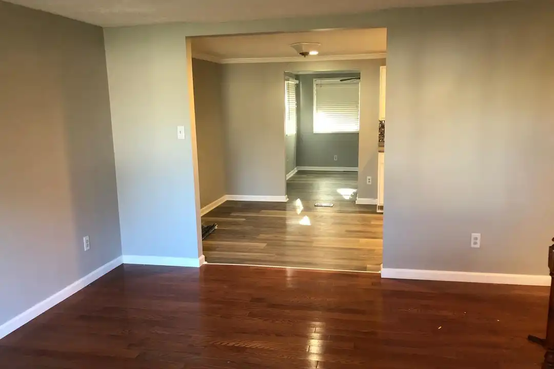 306 Gerrie Dr - View 4