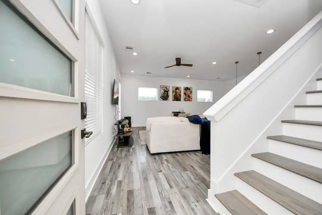 1066 Mansfield St - View 6