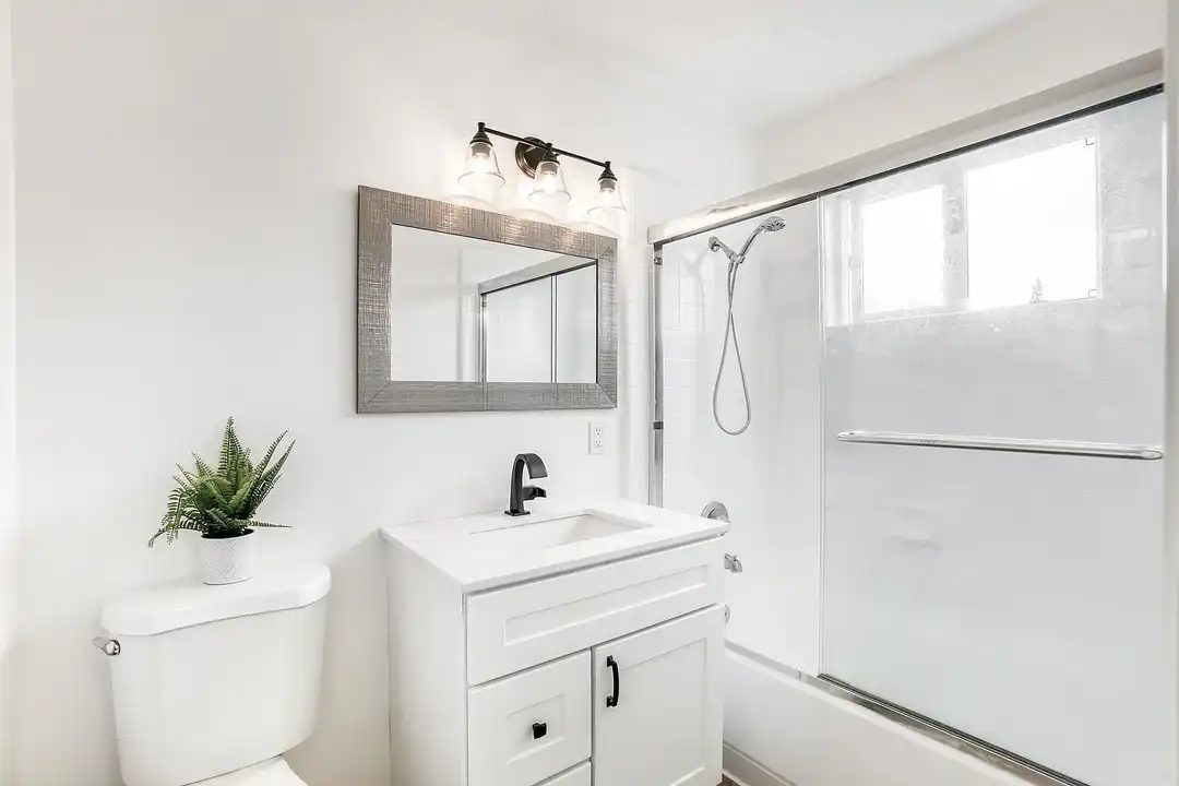 2360 Ellsworth - More