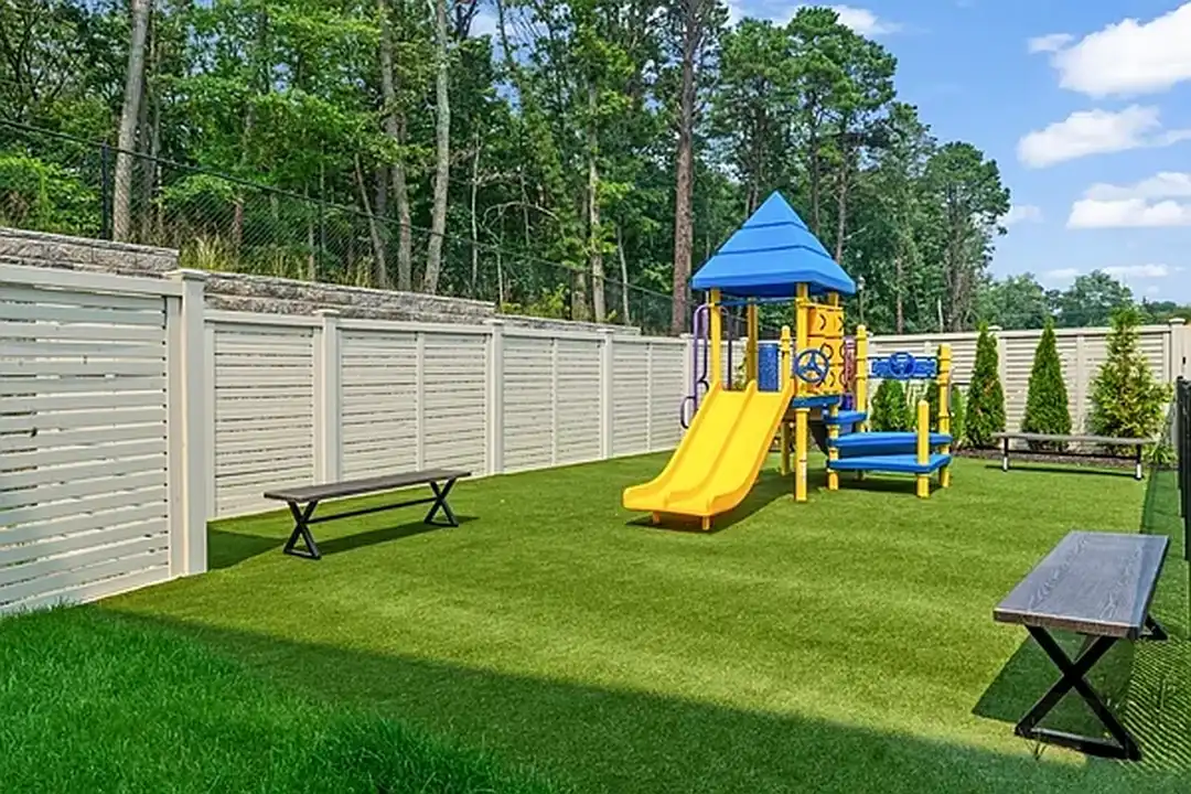 Summerhill Gardens Apartments – photo 1 of 41