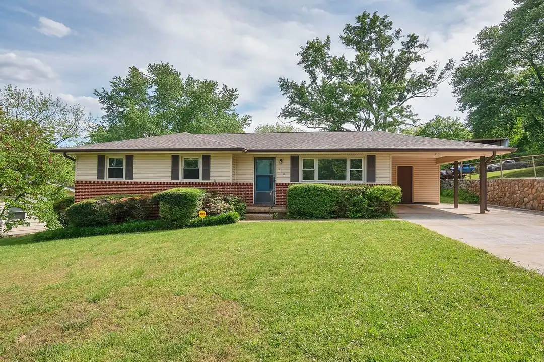 450 Bouton Dr – photo 1