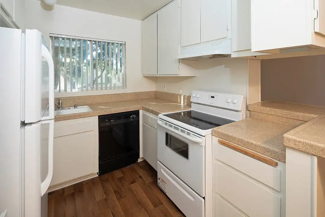 Apartment in Chula Vista - View 3