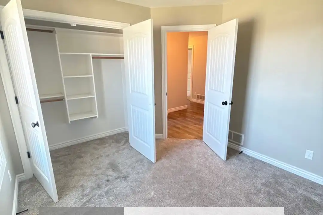 3996 Deer Meadow - More