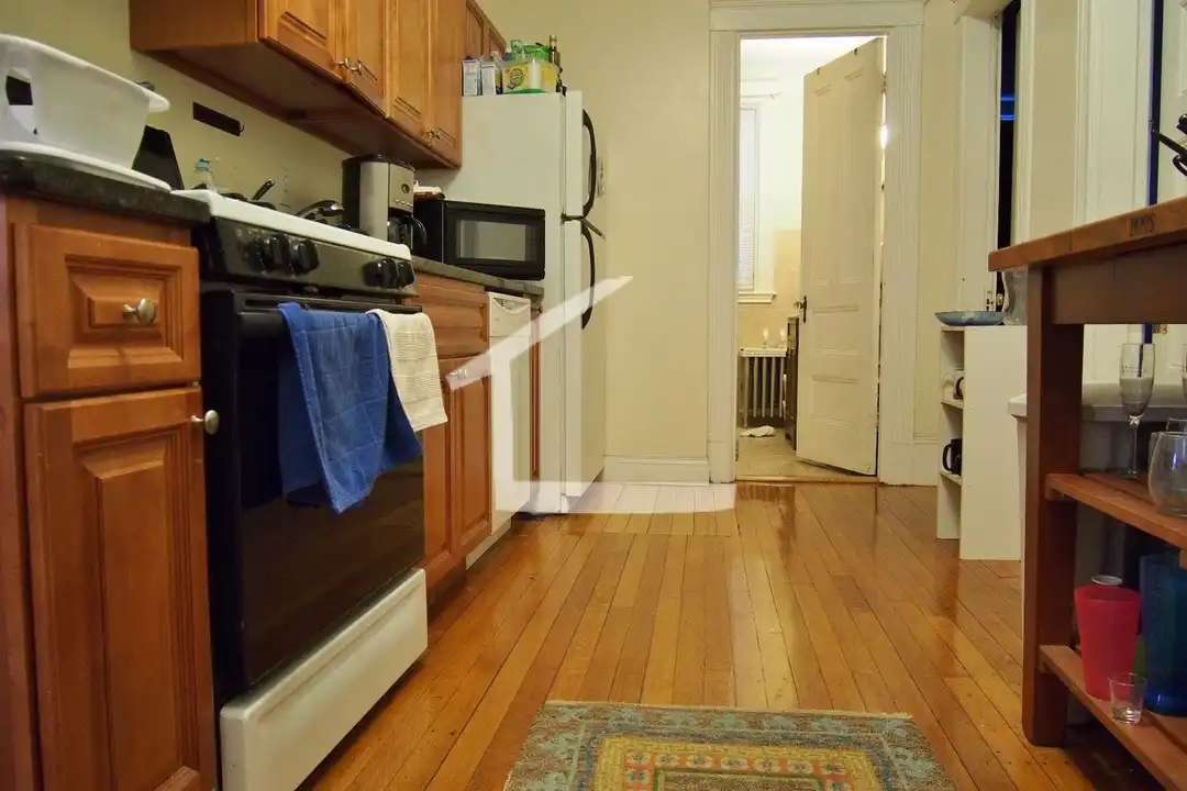 Apartment in Boston - View 5