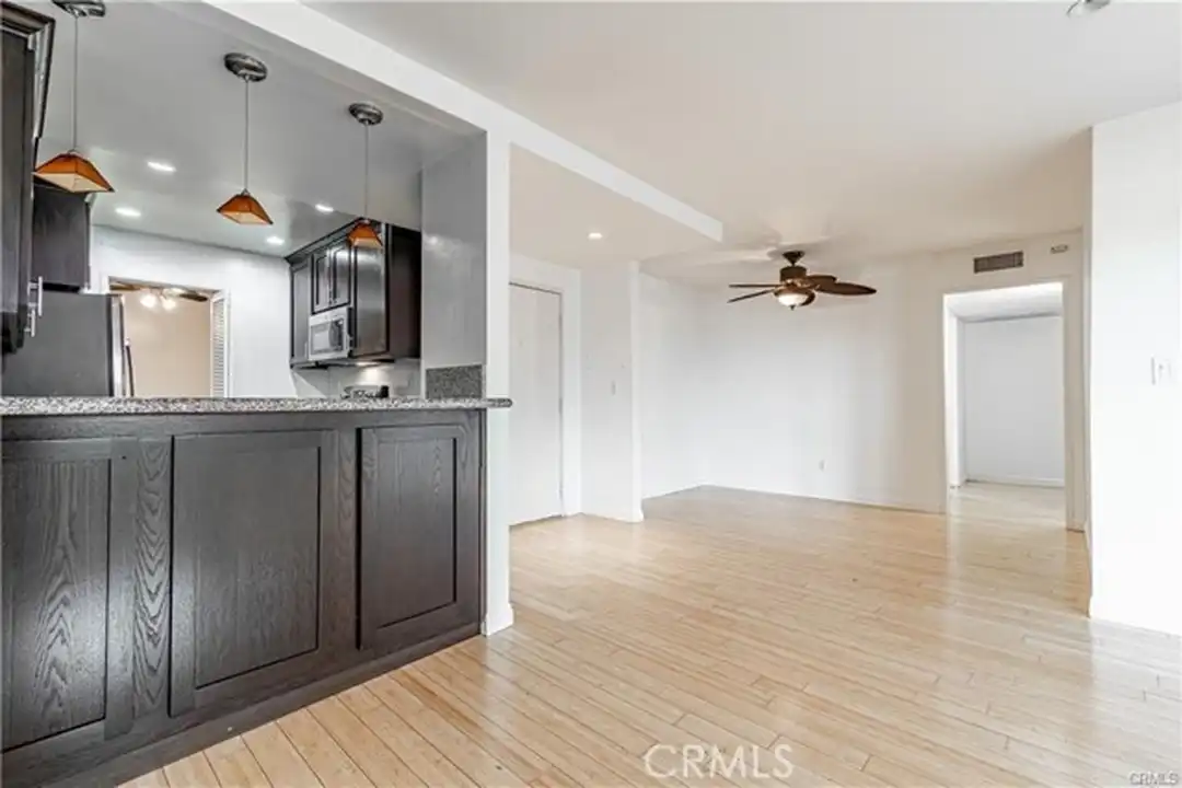 Apartment in West Hollywood - View 3