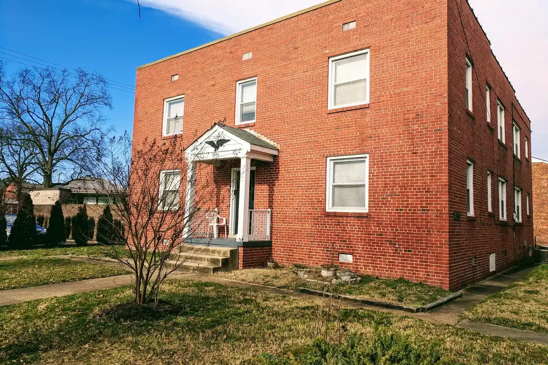 3538 Floyd Ave unit Apt. 02 – photo 1