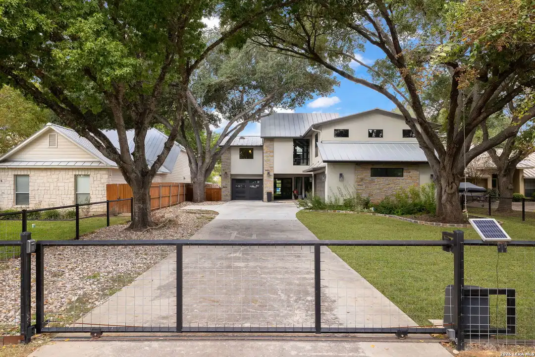 180 Lake Ridge Dr - View 4