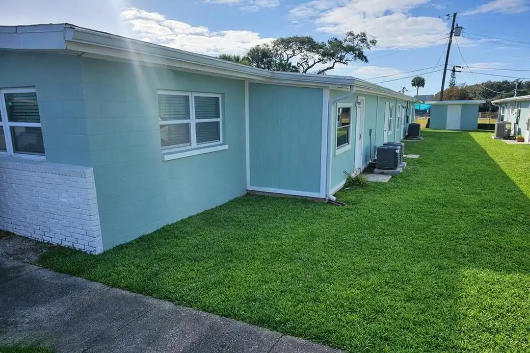 135 Roosevelt Ave unit A - View 3