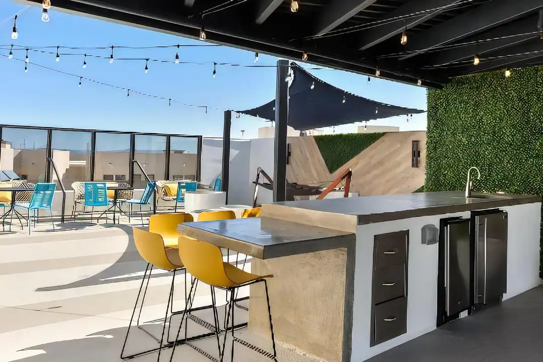 1001 E Playa Del Norte Dr - More