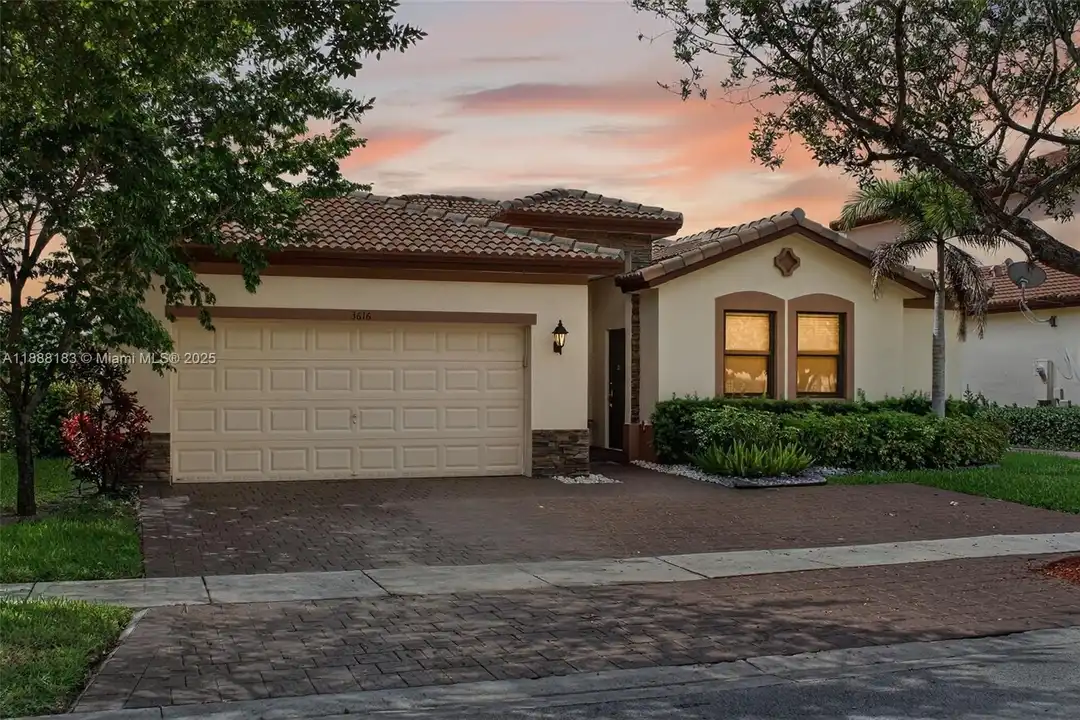 3616 SE 2nd Dr - View 3