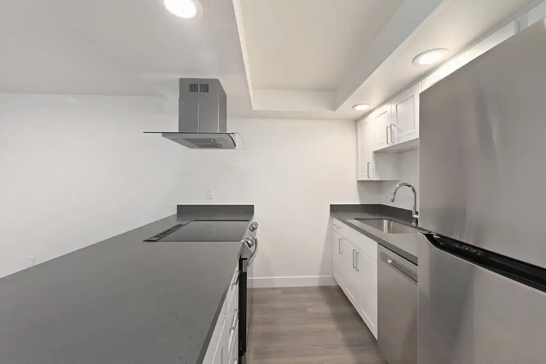 2020 NE 89th St unit 203 – další
