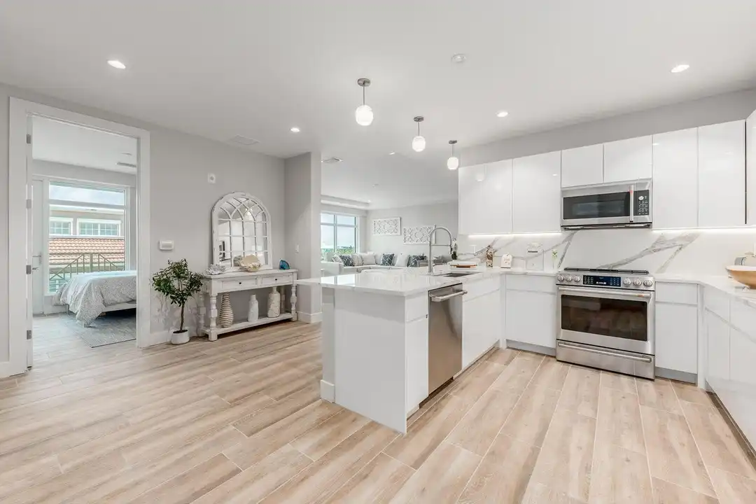Apartment in Stuart - View 5