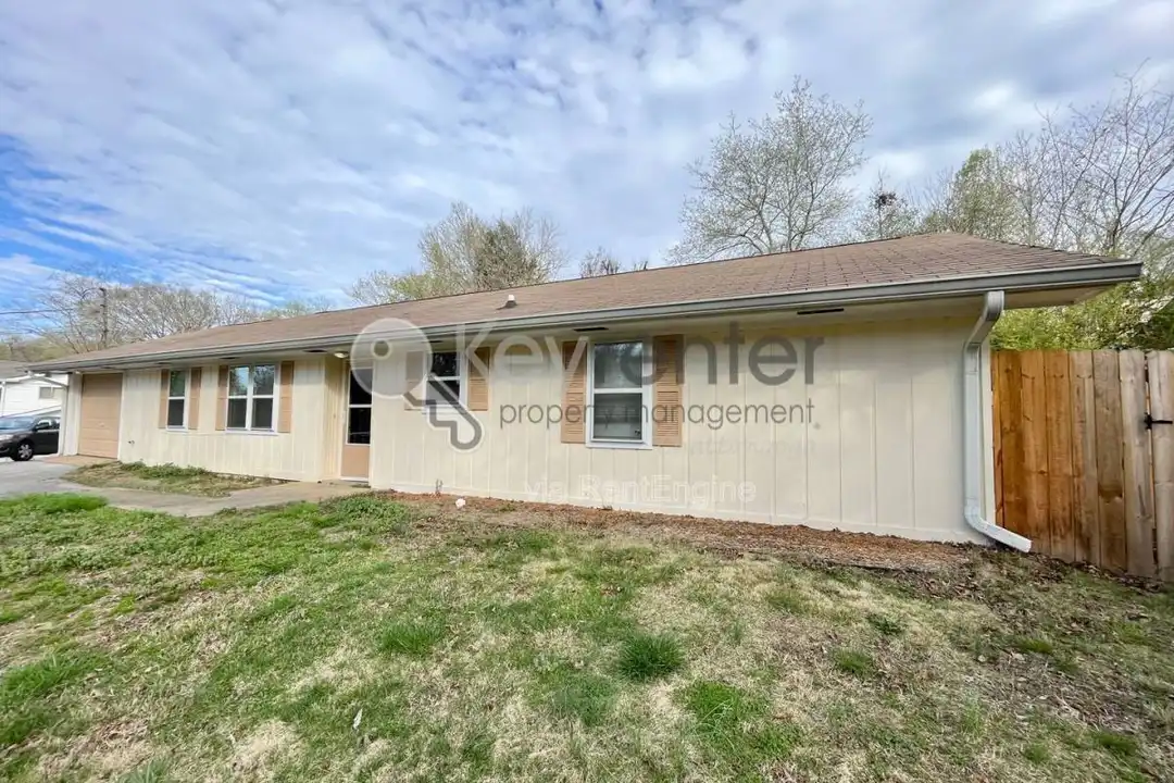 801 Ely Rd – photo 1
