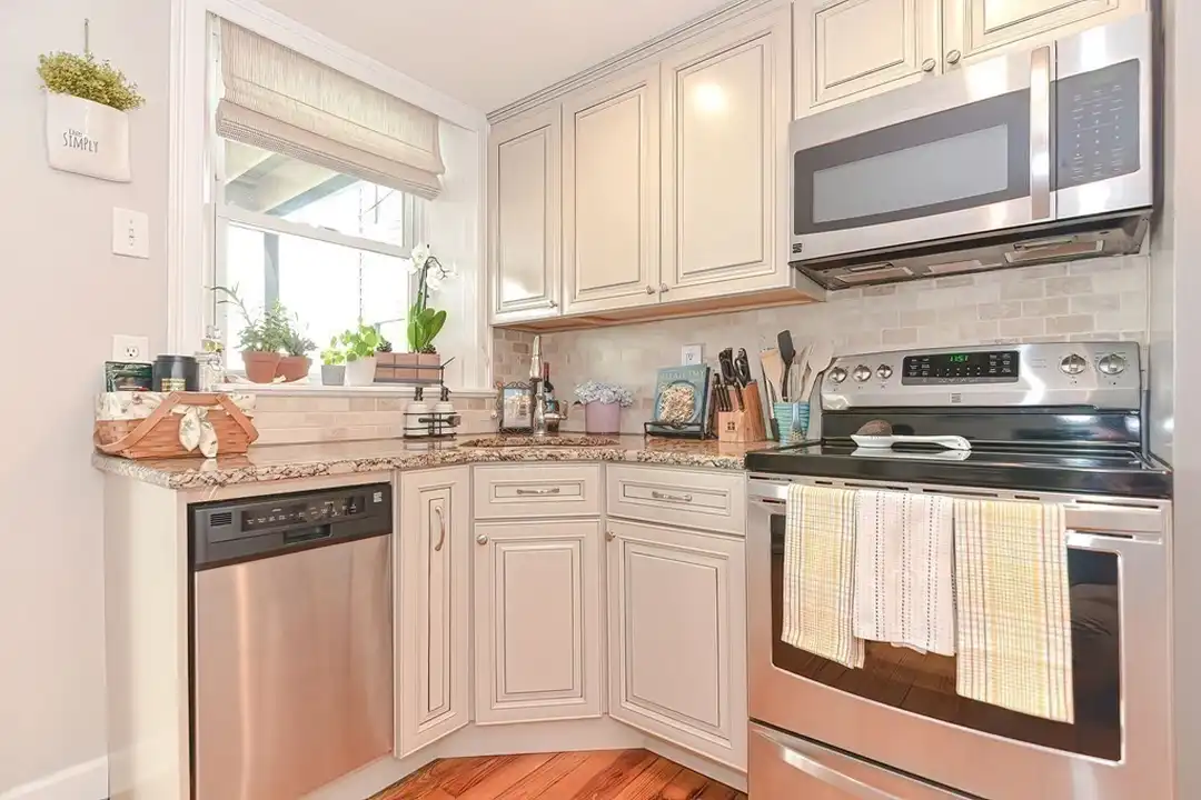 205 Webster St unit 1 - View 4
