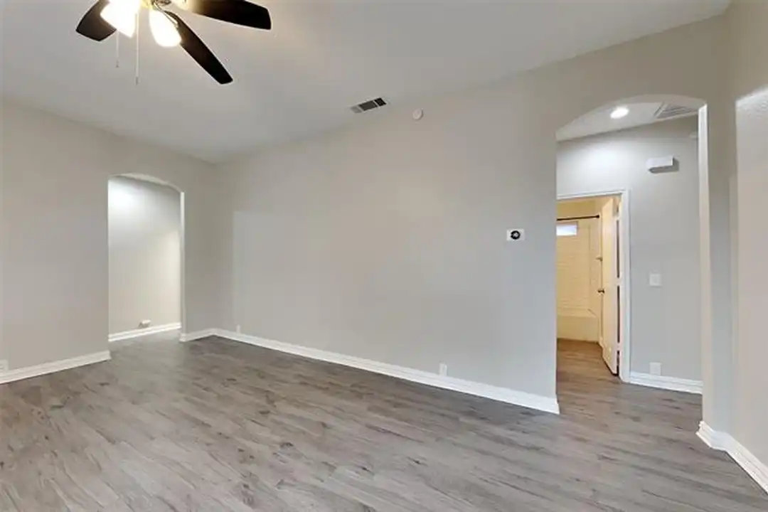 7009 Inglenook Dr - View 2